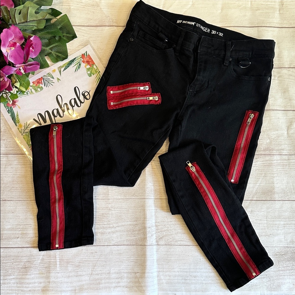 Stylish Black Skinny Pants with Red Zipper Accents